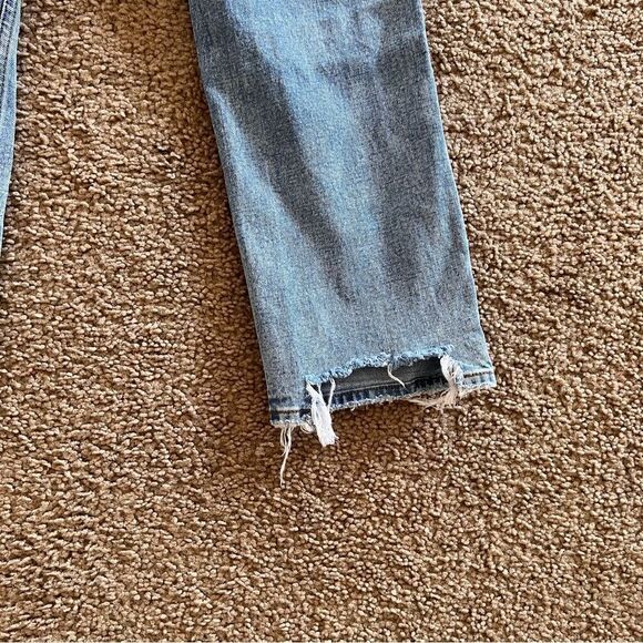 Abercrombie & Fitch Ankle Straight Ultra High Rise Distressed Jeans - Picture 6 of 8